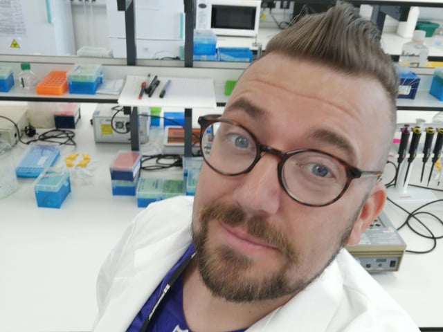 Molecular Bioscience lecturer David Young juggled daily lecturing duties and his own research with volunteering to support local hospital colleagues tackling the pandemic. He gave his spare time to support Northampton General Hospitals (NGH) testing of Covid-19 samples.