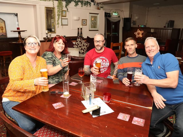 Family drink. l-r Kate Parsons, Shona Lomas, Darren Parsons, Garry Lomas and John Lomas