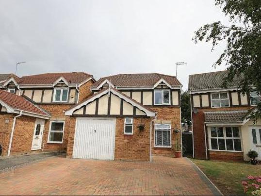 310,000  3 bedrroom detached house in Beddoes Close, Wootton. Marketed by Merrys, Wootton