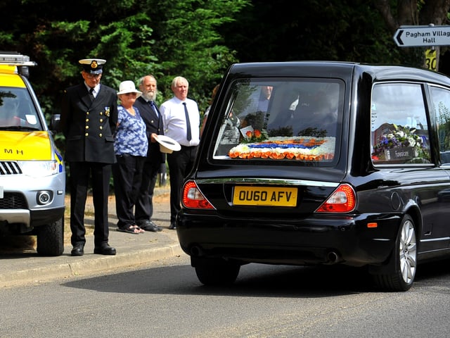 Mike Cole's funeral in Pagham. Pic Steve Robards SR2007141 SUS-200714-111241001