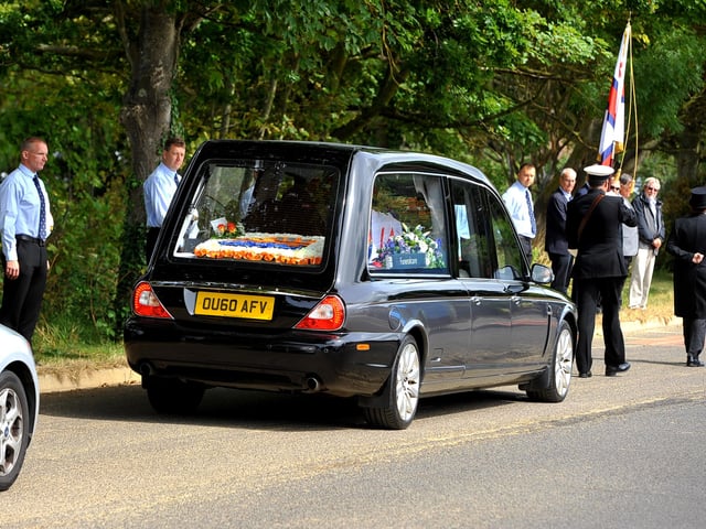 Mike Cole's funeral in Pagham. Pic Steve Robards SR2007141 SUS-200714-111200001