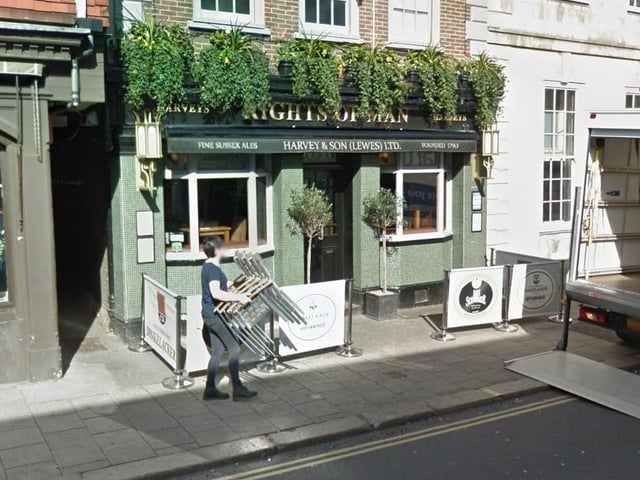 The Rights of Man in Lewes features a roof terrace with views of Lewes Castle