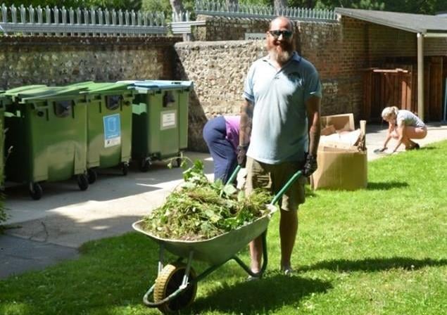 Community rallies to clean up Pells Pool in Lewes ahead of reopening