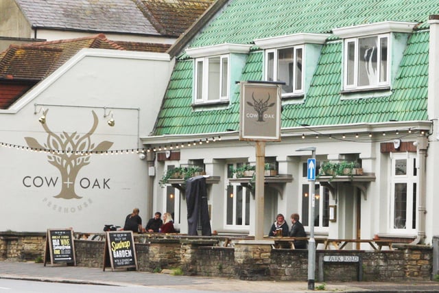 The Cow and Oak in Brighton Road. Photo by Derek Martin