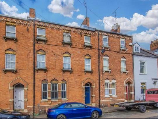 Oscar James, Northampton, are marketing this one-bed ground-floor apartment in Cyril Street for 90,000