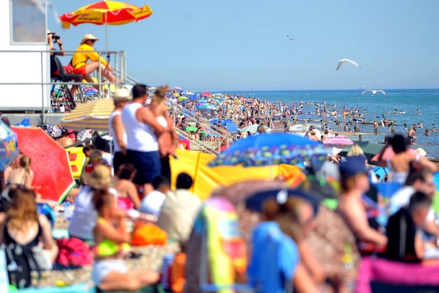 It was a scorching hot day weekend in Littlehampton. Pictures: Steve Robards