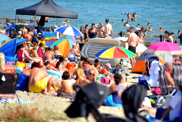It was a scorching hot day weekend in Littlehampton. Pictures: Steve Robards