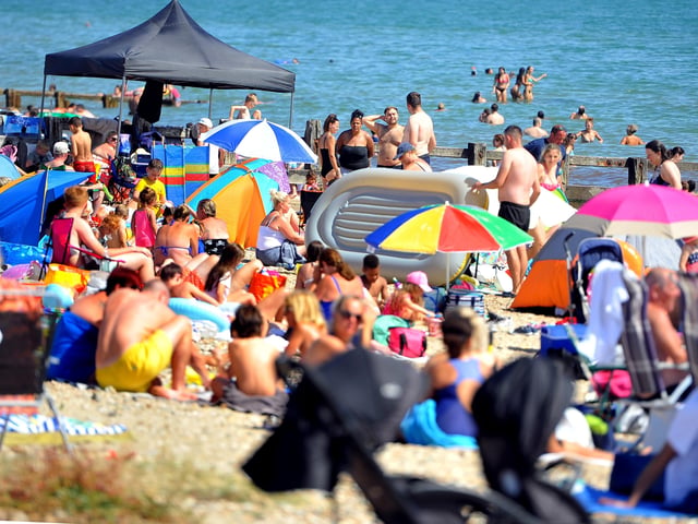 It was a scorching hot day weekend in Littlehampton. Pictures: Steve Robards