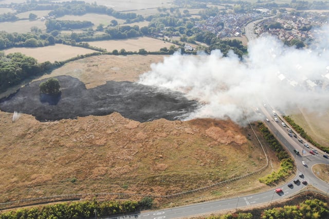 Horsham field fire near the A264 SUS-201108-182257001