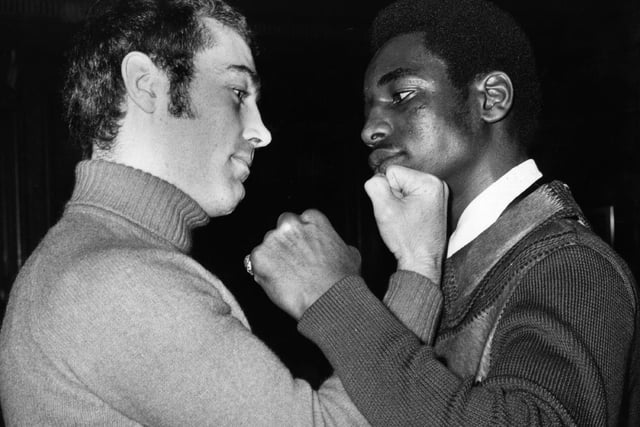 29th November 1976: British boxer Alan Minter meets his American opponent Sugar Ray Seales before their fight. (Photo by Frank Barratt/Keystone/Getty Images)