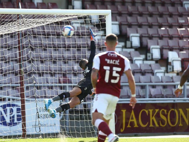 Continued his impressive start to the season with another lively display. Wonderful free-kick got Town back into the contest and he found some excellent positions, just didn't quite get the final shot or pass right... 7