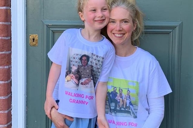Antonia and daughter Amelie in their special t-shirts