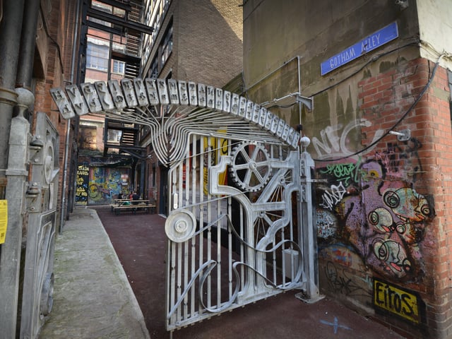 File: Trinity Triangle in Hastings
Gotham Alley SUS-200921-093326001