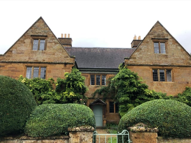 Brockhall is an estate village situated in Daventry and was established around Brockhall Manor, which stands towards the top of the east side of the valley of the River Nene.