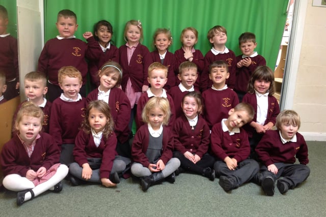 Reception class 2020, Field Place Infant School, Worthing, Robin class SUS-201019-170115001