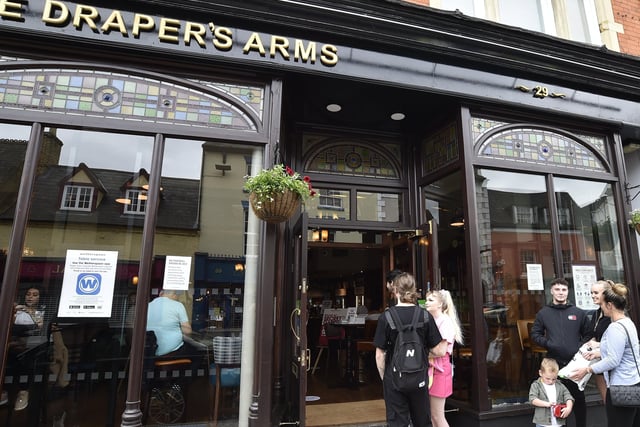 Pubs and restaurants open in City Centre after lockdown.  The Draper's Arms EMN-200407-172656005