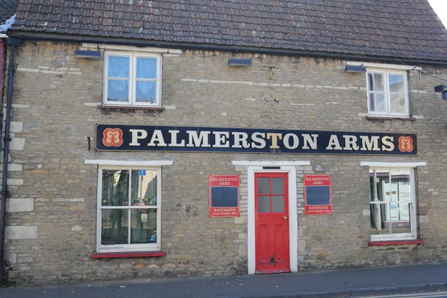 Palmerston Arms pub at Oundle Road EMN-171017-153705009