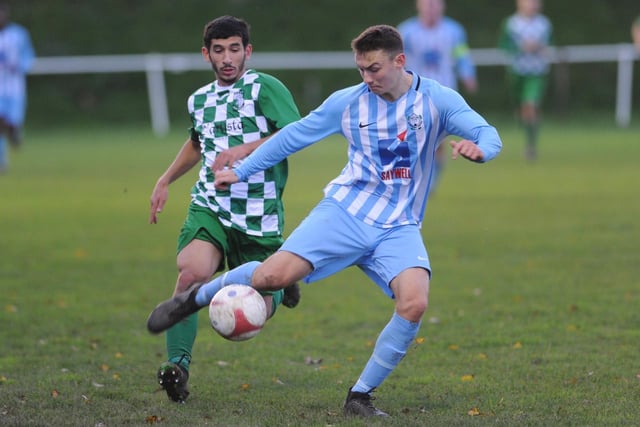 Action from Worthing United's FA Vase tie with Edgware Town / Picture by Stephen Goodger