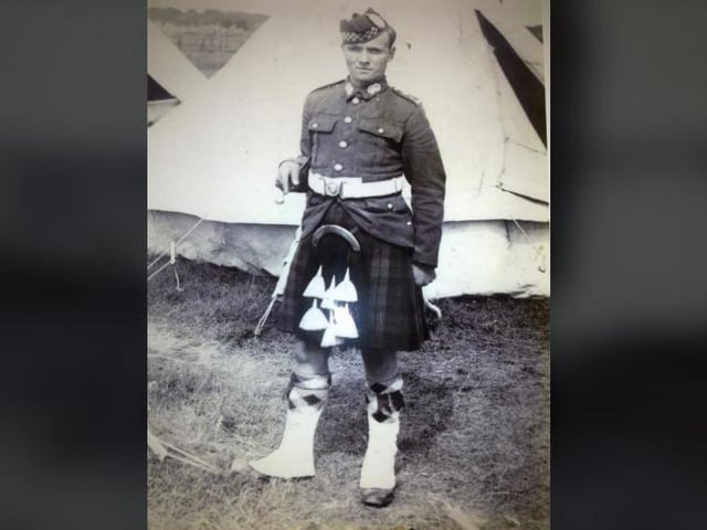 Annie McAuley's dad, Arnold Ferrie, "a proud Argyll and Sutherland Highlander, he fought in North Africa in WW2. He then went on to do mine clearance when war was over.