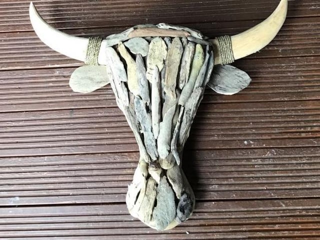 Described as "a great focal point of any house" this is a bulls head crafted out of driftwood. Nice .. Starting bid: £57.99. Ends: 07 Nov, 2020
