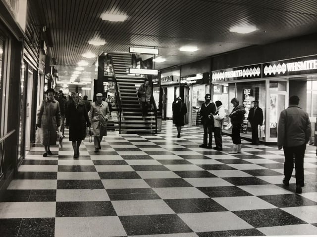 Do you remember WHSmiths on the ground floor of The Grosvenor Centre? ©️ Chronicle & Echo.