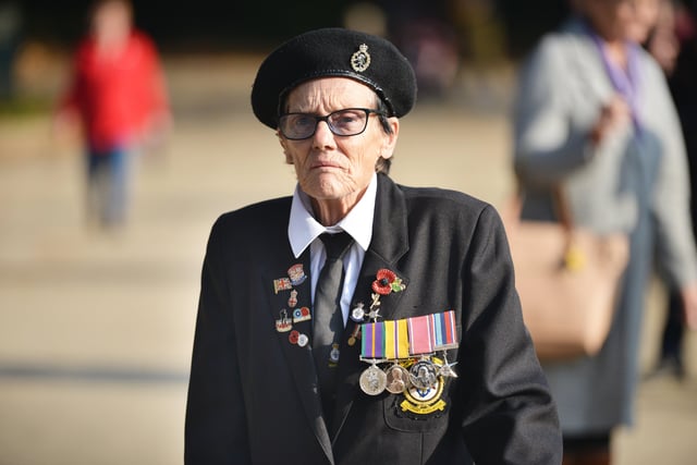 Remembrance Sunday at the war memorial in Alexandra Park, Hastings. 8/11/20. SUS-200811-125137001