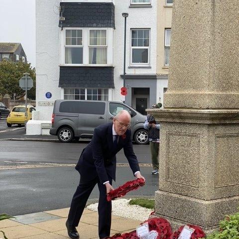 Nick Gibb MP lays a wreath at the war memorial in Bognor Regis on Remembrance Sunday