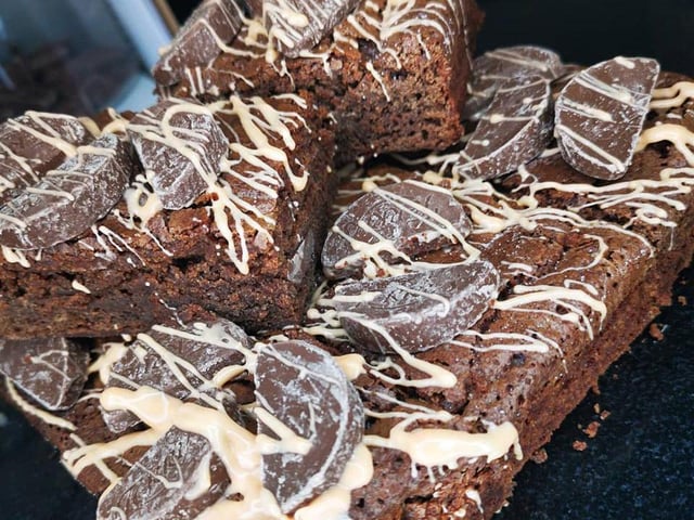 The Bearded Bear Bakery offers a brownie delivery service in Northampton and surrounding areas.