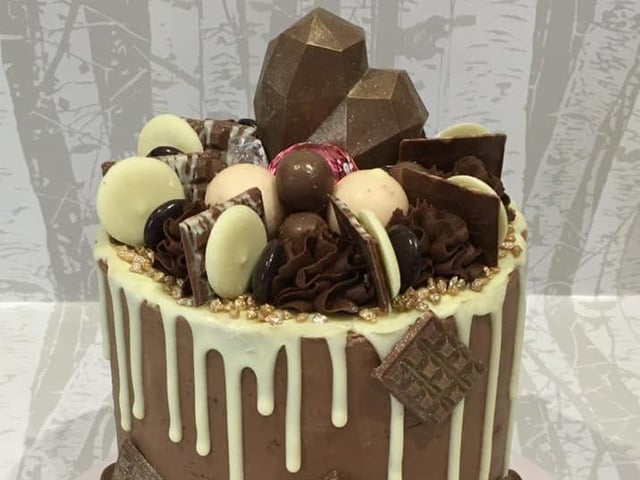 Edie’s Cakes and Bakes in Duston offers collection and delivery services.