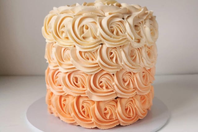 Sorina Jeffs Cakes and Bakes offers collection from Wootton and offers delivery services to NN1-NN7.