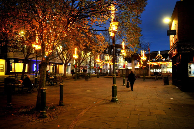 Horsham Christmas lights. Pic Steve Robards SR2011261 SUS-201126-113631001
