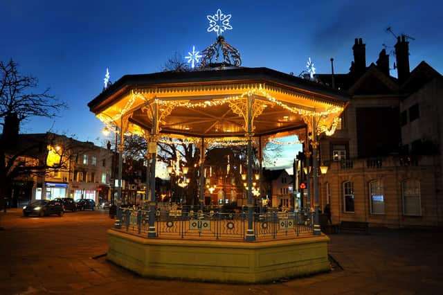 Horsham Christmas lights. Pic Steve Robards SR2011261 SUS-201126-113653001