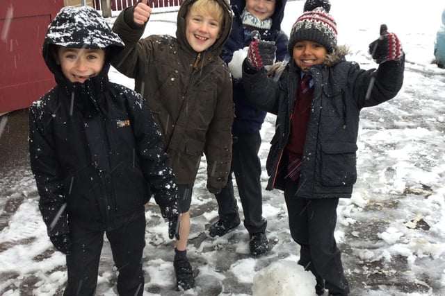 William Alvey School pupils in the snow.