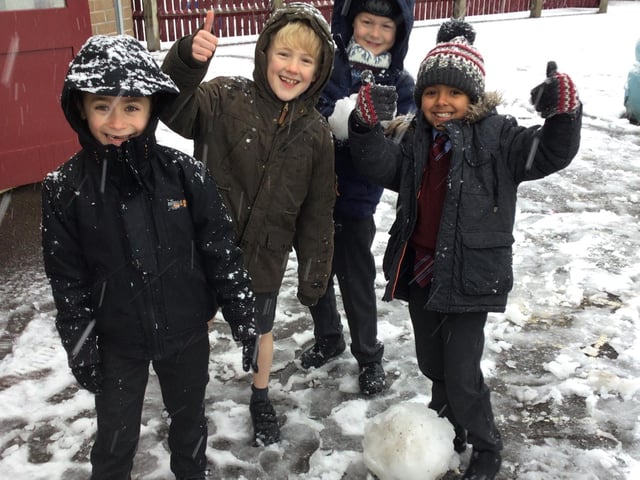 William Alvey School pupils in the snow.