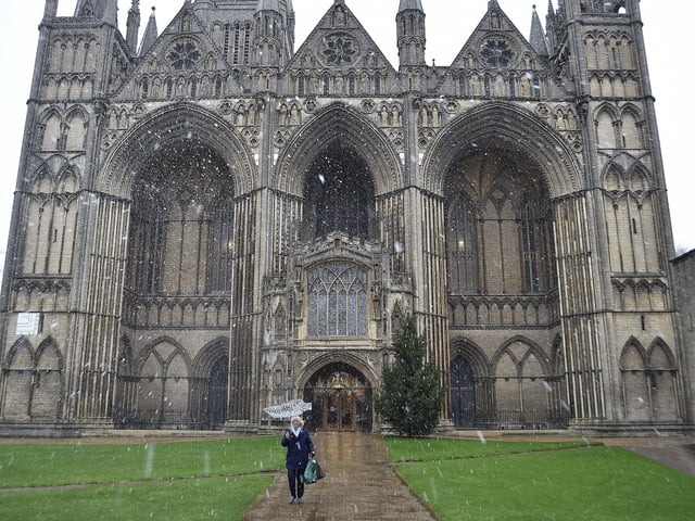 Peterborough Cathedral Christmas market. Rob Marsden from OliveOlive from Woodhurst EMN-200412-122400009
