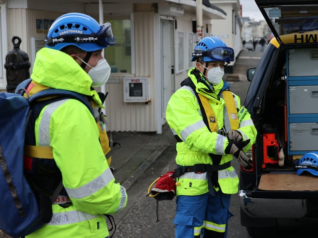 HM Coastguard has been supported by Sussex Police SUS-201012-131416001