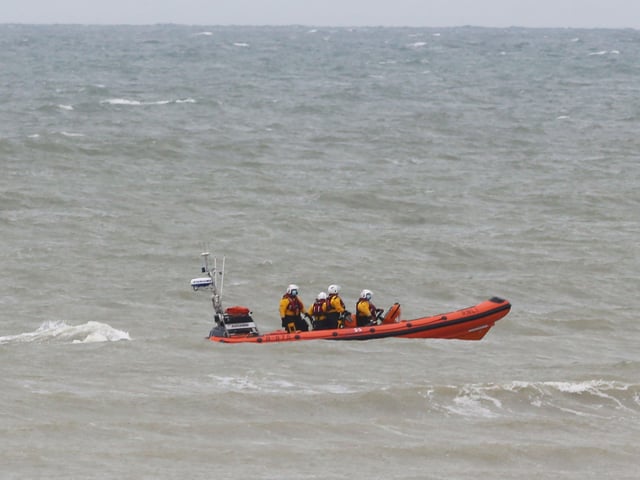 HM Coastguard has been supported by Sussex Police SUS-201012-131213001