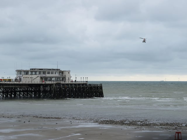 HM Coastguard has been supported by Sussex Police SUS-201012-131756001