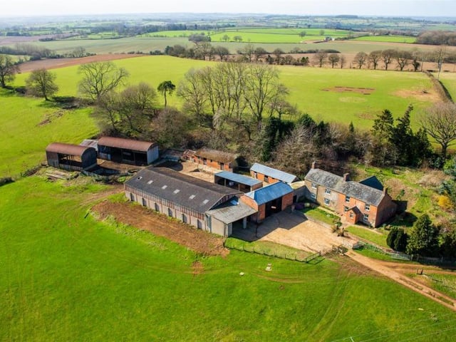 Charwelton Hill Farm situated in Charwelton is a residential pasture farm consisting of a farm house and a range of barns for possible conversions. It extends to approximately 233 acres.