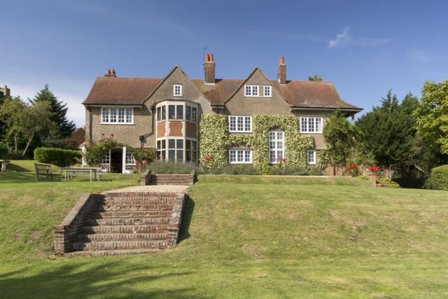 This six bedroom house in East Farndon was built in 1904. It has multiple reception rooms, huge bedrooms, east facing gardens with a tennis lawn, a summer house and a greenhouse