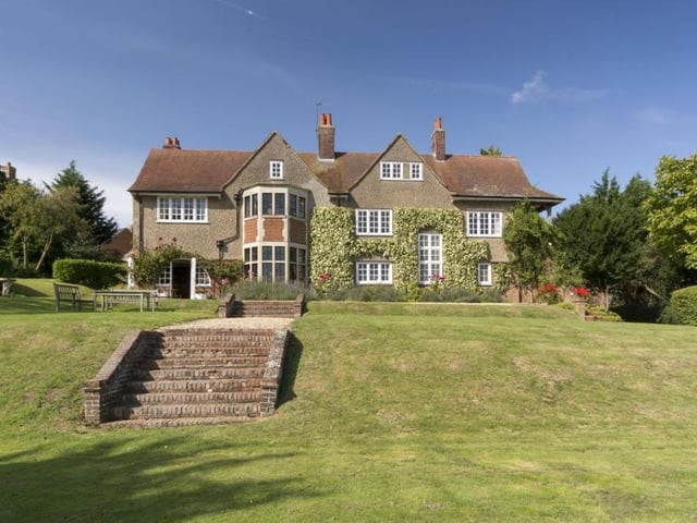This six bedroom house in East Farndon was built in 1904. It has multiple reception rooms, huge bedrooms, east facing gardens with a tennis lawn, a summer house and a greenhouse