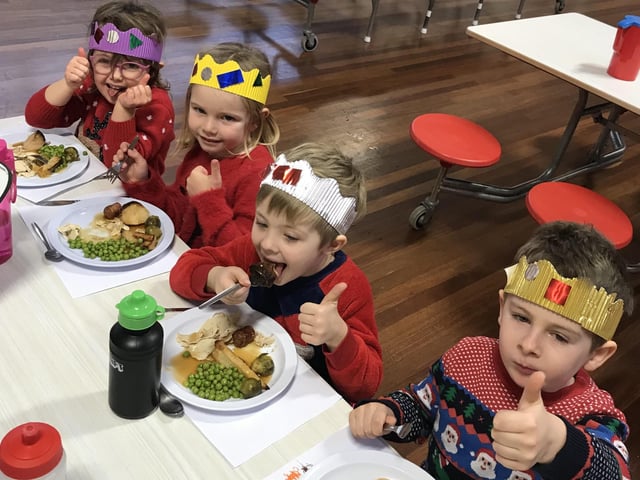 Christmas jumper and Christmas lunch day at Ruskington Chestnut Street. The children loved making place mats and Christmas hats to make the day extra special! EMN-201112-180057001