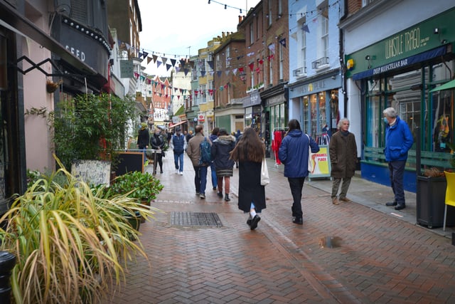 Hastings Old Town Christmas Shopping Weekend. Pic taken on 12/12/20. SUS-201213-075038001