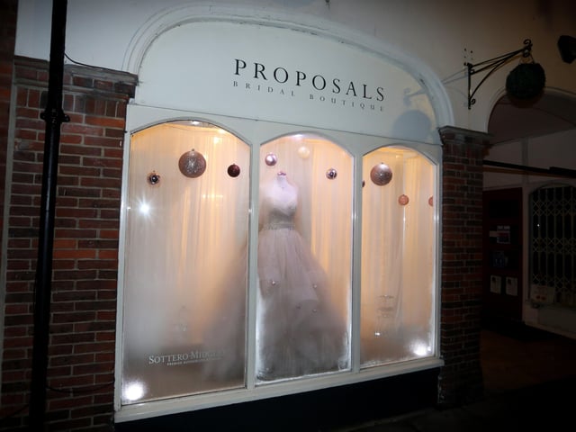 Photography of Christmas shop windows in Chichester, West Sussex, UK.
Photograph by Sam Stephenson, 07880 703135, www.samstephenson.co.uk, @sspjpg. SUS-201215-141501001