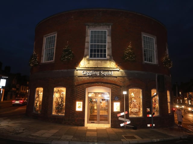 Photography of Christmas shop windows in Chichester, West Sussex, UK.
Photograph by Sam Stephenson, 07880 703135, www.samstephenson.co.uk, @sspjpg. SUS-201215-140619001