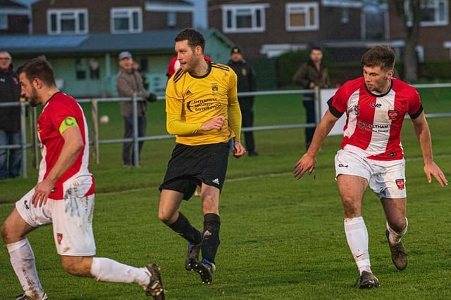 Action from Littlehampton Town v Hanworth Villa / Picture: Tommy McMillan