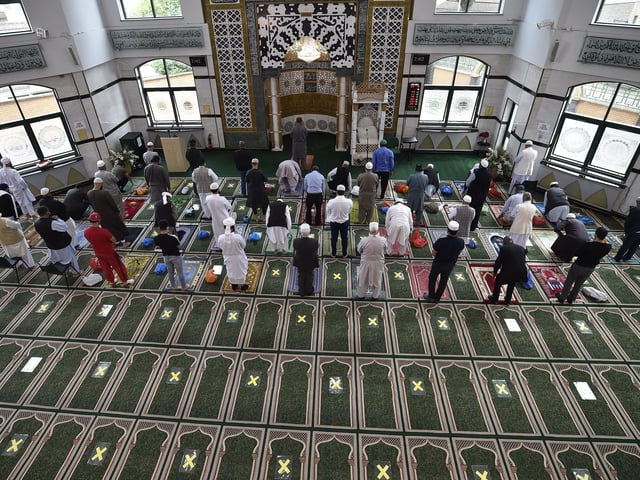 Religious leaders across the city have really bought in to enforcing the social distancing guidelines. Here is an example at Faizan-e-Madina Mosque, Gladstone Street in July.