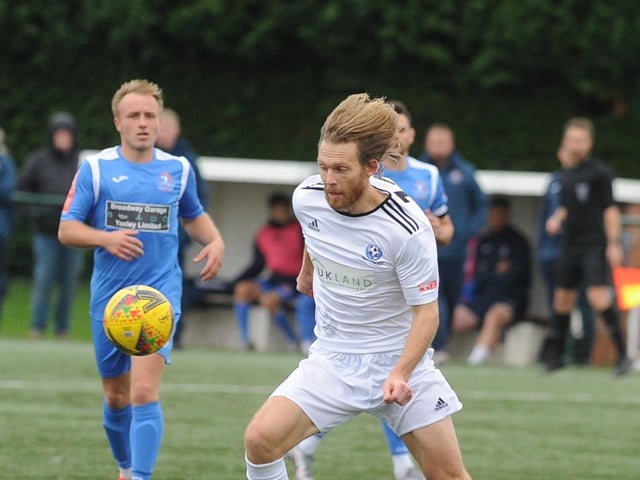 Ex-Posh superstar Craig Mackail-Smith turned out for Bedford Town at Yaxley FC in a Southern League Central Division One match.