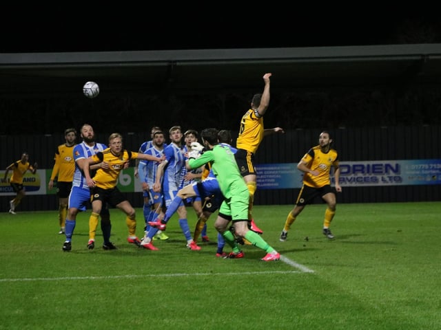 Luke Shiels beats Adam Ciollin to level. Photo: Oliver Atkin