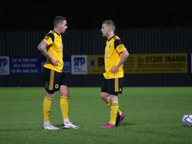 Joe Leesley and Terry Hawkridge in discussion. Photo: Oliver Atkin